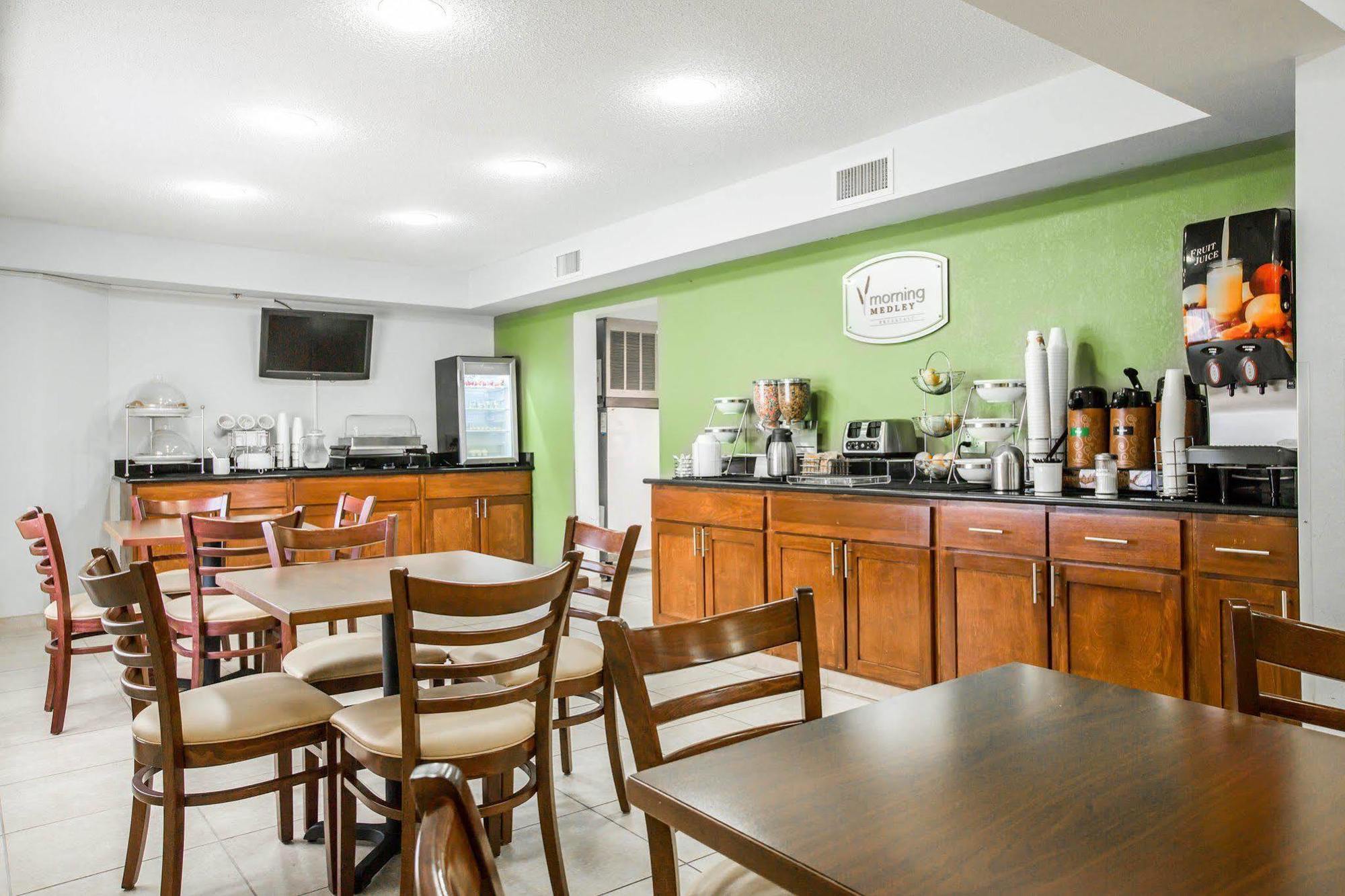 Rodeway Inn Austell Kültér fotó